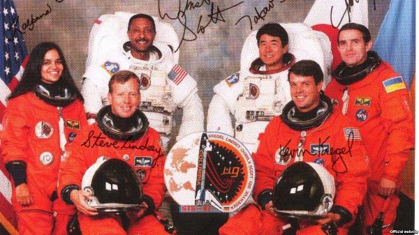 Екіпаж шаттлу Колумбія (STS-87, 1997 рік): Леонід Каденюк, Кевін Крегель, Стівен Ліндсі, Уїнстон Скотт, Калпана Чавла, Такао Дої (фото з сайту NASA)