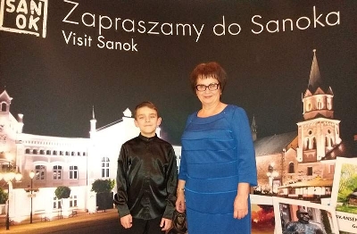 Роман Сапунцов з викладачем Надією Качор на міжнародному конкурсі у Польщі.
