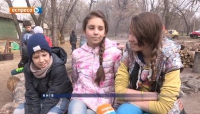 У Києві в козацькому таборі на Трухановому острові спілкуються діти з Донбасу та Західної України, зображення, фото