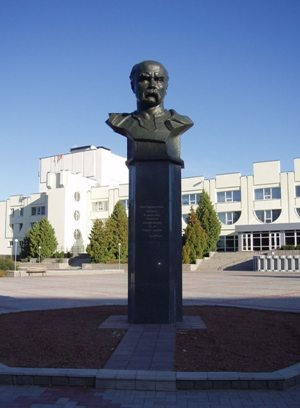 A monument to the poet Taras Shevchenko in Borodyanka (Kyiv region) before 24.02.2022
