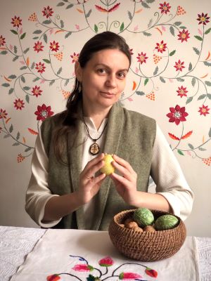 Блог писанкарки Ірини Михалевич. Вийшов друком новий порадник писанкарки Ірини Михалевич Писанка з квітника. Інтерв'ю з авторкою.