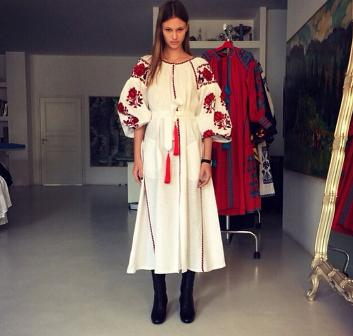 Для дівчат - важливо: українська вишиванка - модна в усьому світі