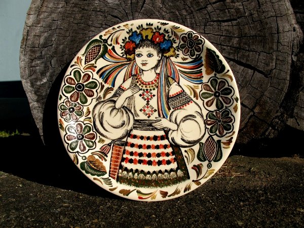 Мисткиня Ірена Мадей та її керамічні твори. Декоративні керамiчні тарелі. Сідней, Австралія.