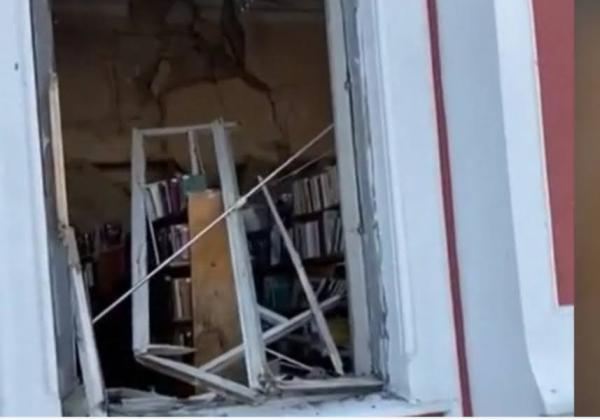 Chernihiv Regional Library for Youth after the russian bombing. 