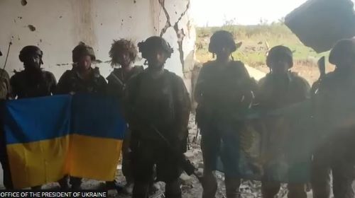 Ukraine war. Kyiv claims success as southern fighting intensifies. President Zelensky posted footage of Ukrainian troops in Staromaiorske - BBC News.