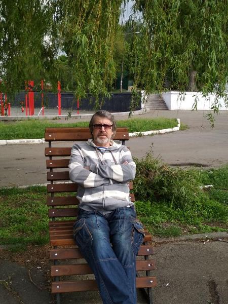 Олег Гончаров – драматург, сценарист, композитор, дизайнер.