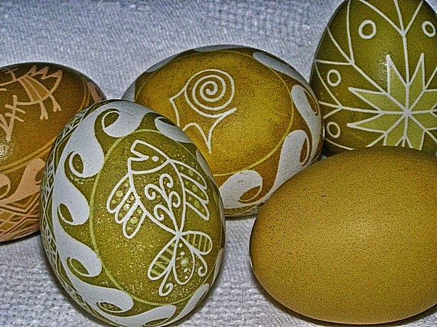 Поради на Великдень: як пофарбувати яйце натуральними барвниками