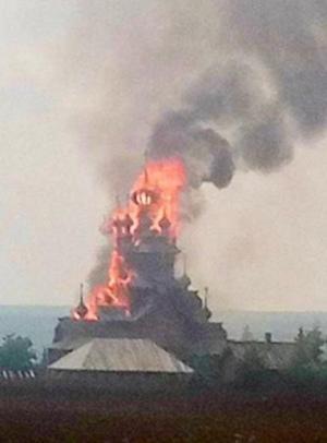 The Sviatohirsk Lavra ablaze