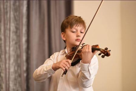Богдан Луц, 11-річний скрипаль зі Львова, отримав Гран-прі Міжнародного музичного конкурсу скрипалів Таланти для Європи у Словаччині